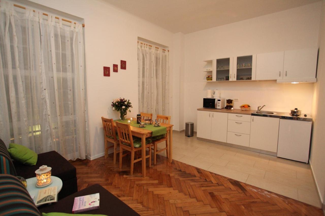 Vincent Apt. In Old Town Centre Zara Esterno foto