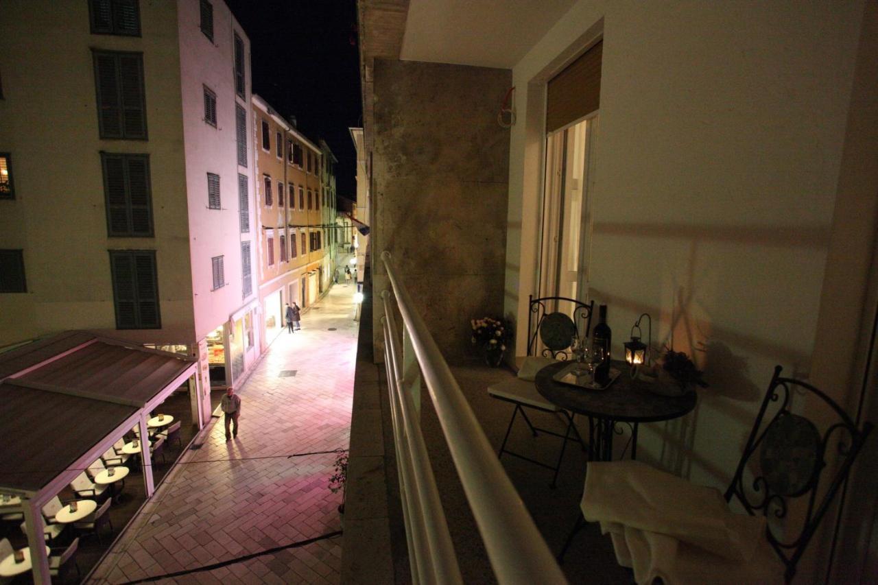 Vincent Apt. In Old Town Centre Zara Esterno foto