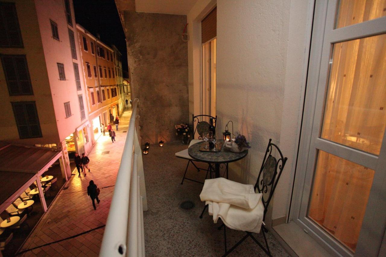 Vincent Apt. In Old Town Centre Zara Camera foto