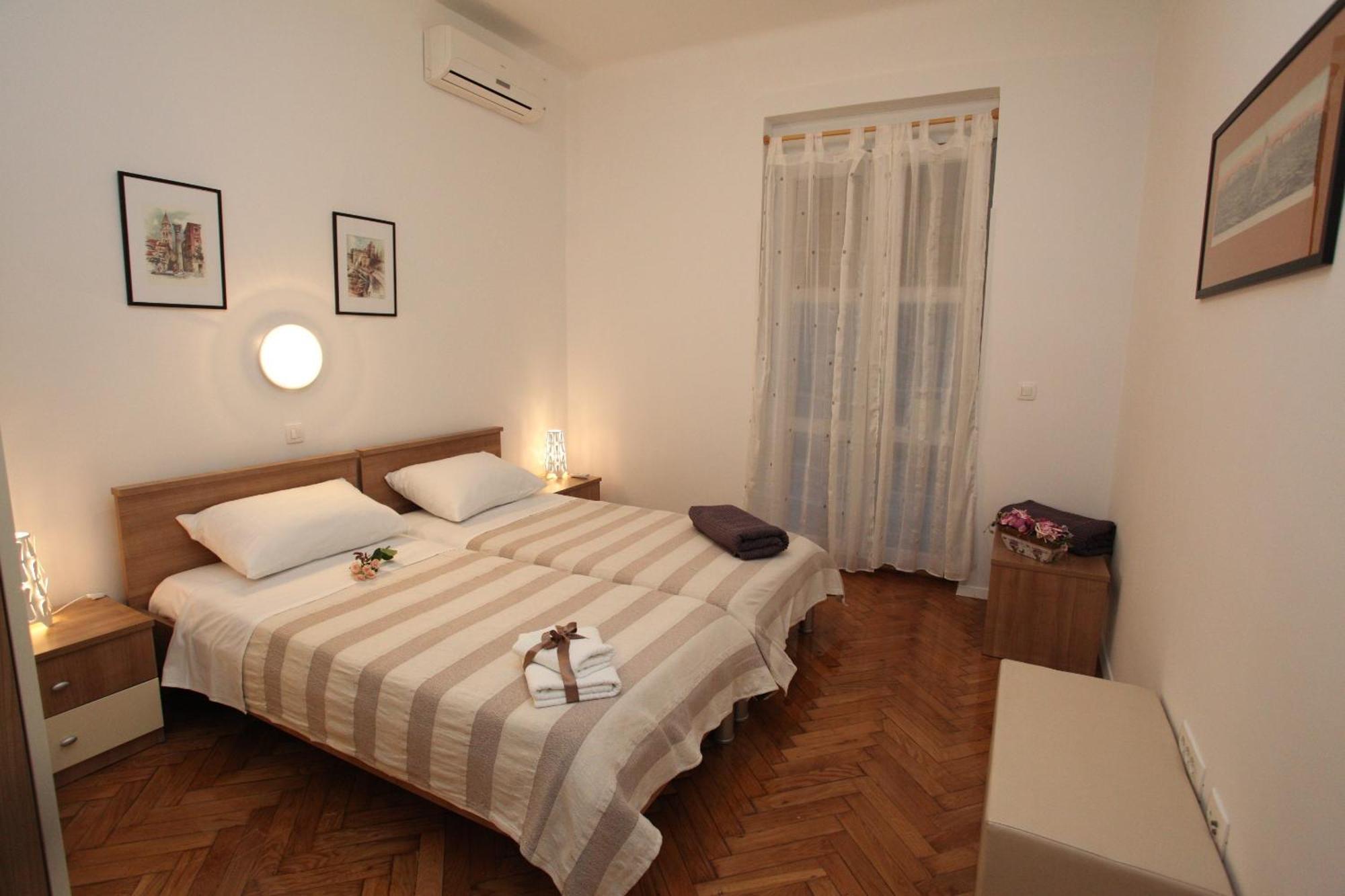 Vincent Apt. In Old Town Centre Zara Camera foto
