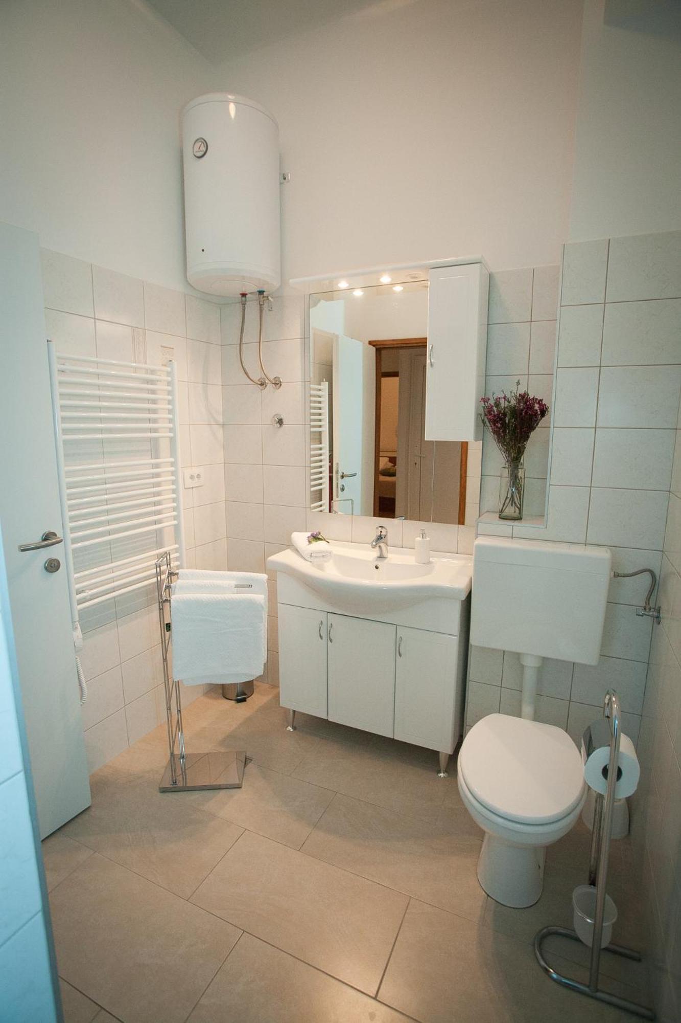 Vincent Apt. In Old Town Centre Zara Esterno foto